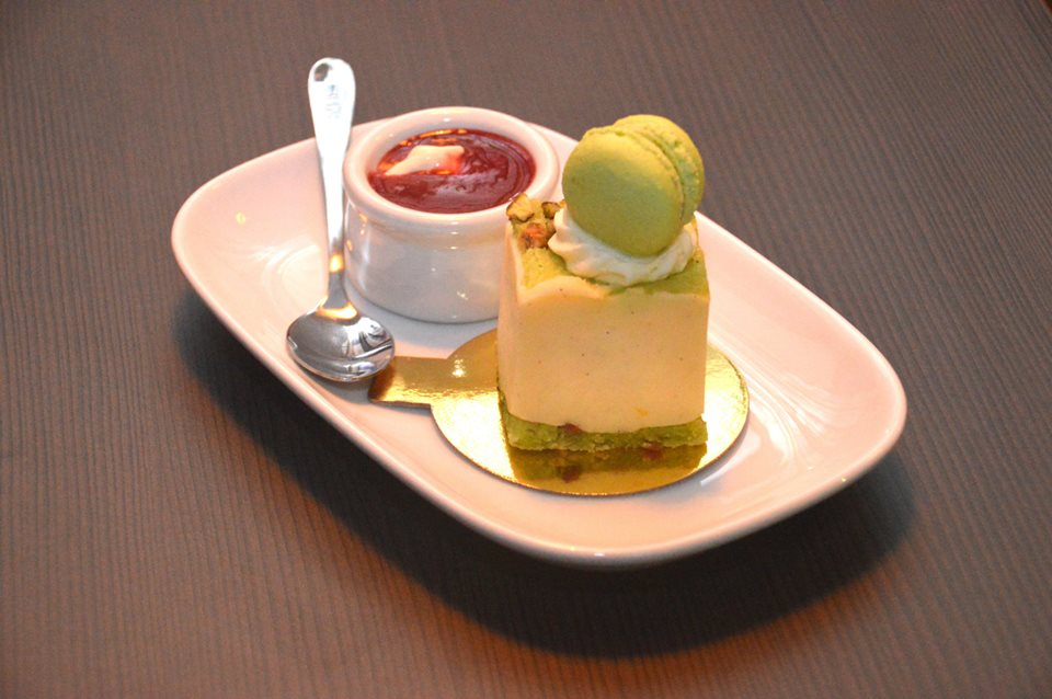 Apple Pistachio Cube