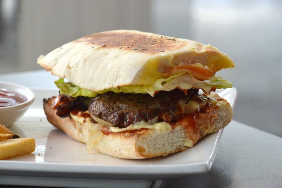 Mediterranean Burger