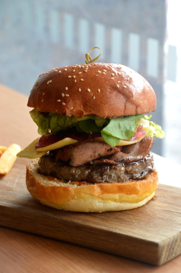 The Glasshouse Classic Burger