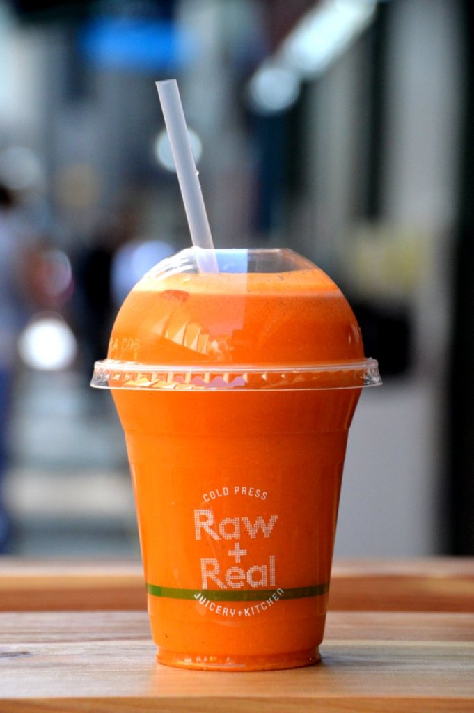 Lime, ginger, coriander, carrot, pineapple, Himilayan pink salt and cayenne pepper live juice