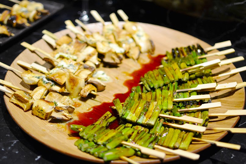 King Oyster Mushrooms and Asparagus with Teriyaki Sauce