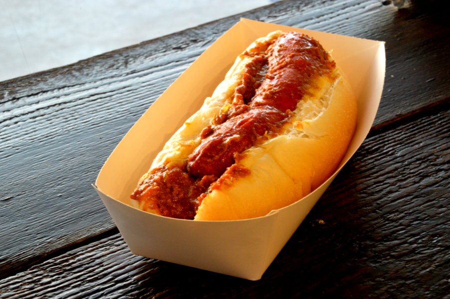 Delux Chili Dog