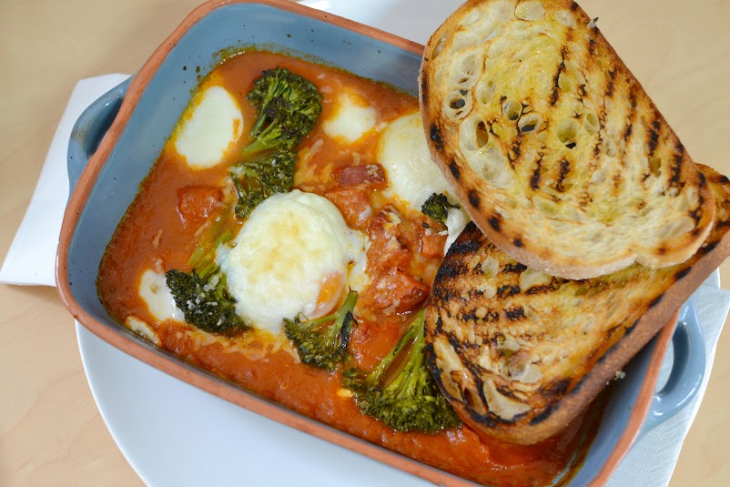 Sugo Baked Eggs with Chilli