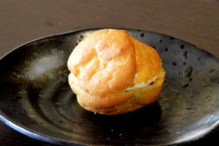 Puff Pastry with Cream and Banana