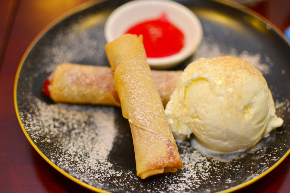 Spring Rolls with Mixed Berries